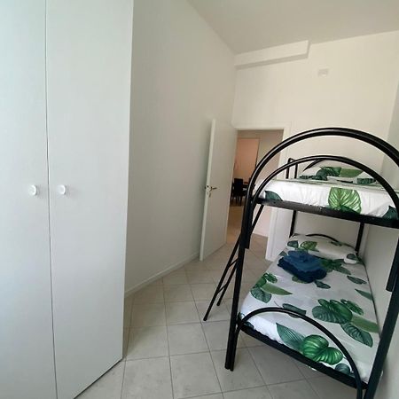 Ampio Appartamento In Posizione Strategica Rimini Esterno foto