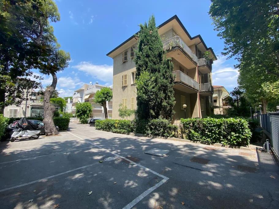 Ampio Appartamento In Posizione Strategica Rimini Esterno foto