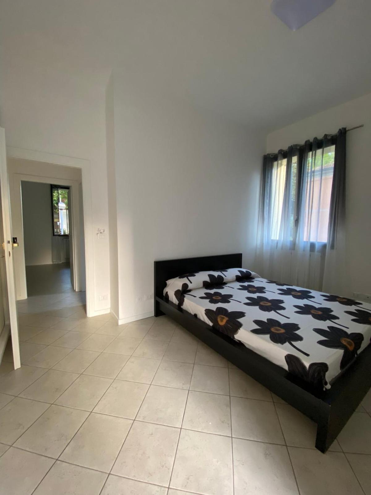 Ampio Appartamento In Posizione Strategica Rimini Esterno foto