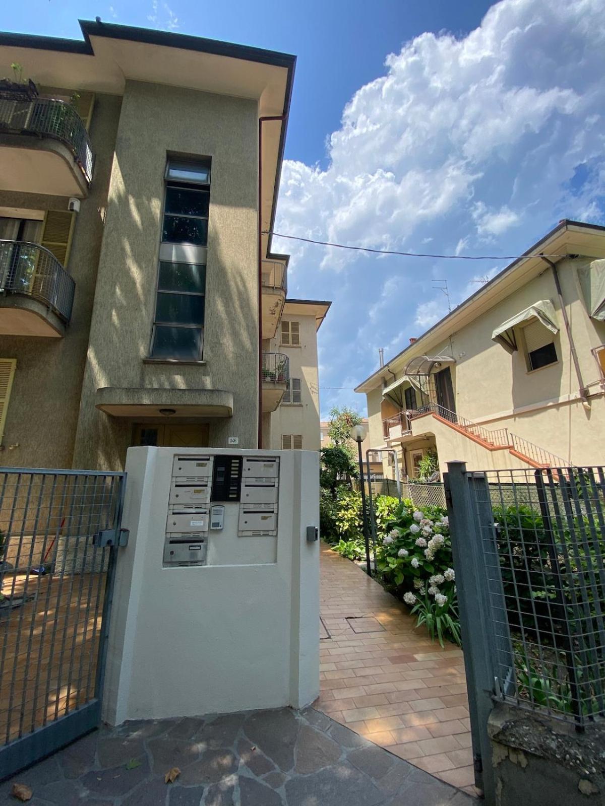 Ampio Appartamento In Posizione Strategica Rimini Esterno foto